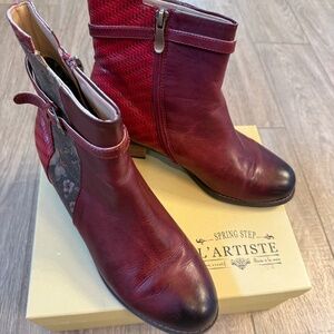 Womens 9.5 41 L’Artiste Red Leather Ankle Boots Spring Step